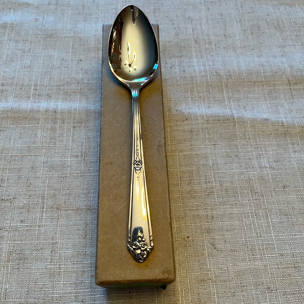 New Never Used Oneida Community Tudor Sweet Briar Tea Spoon